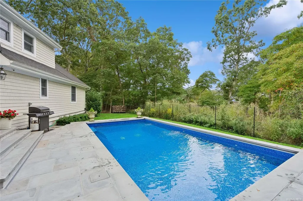 11 Harbor Road Hampton Bays NY 11946