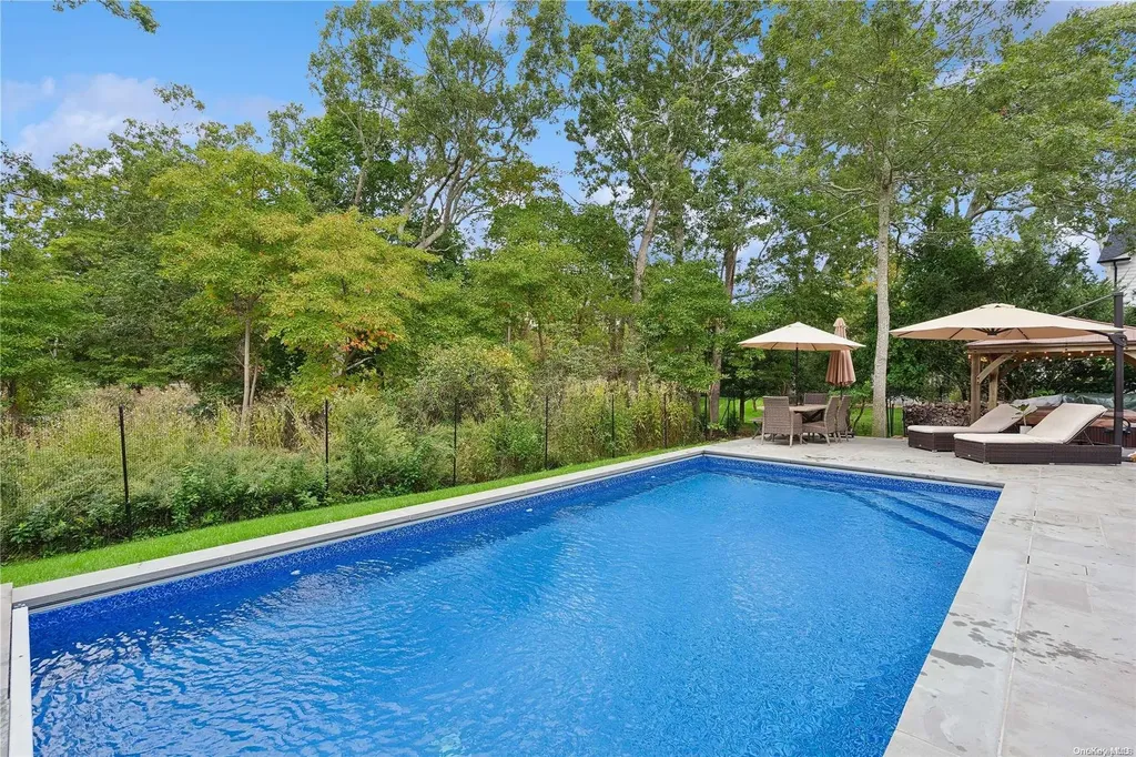 11 Harbor Road Hampton Bays NY 11946