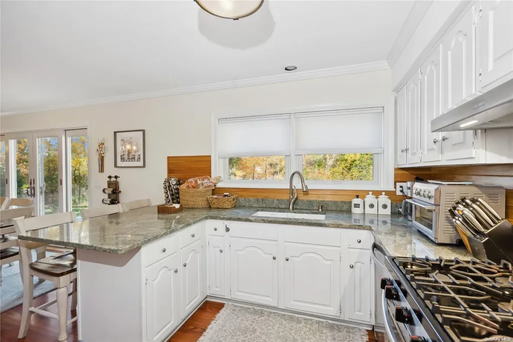 11 Harbor Road Hampton Bays NY 11946