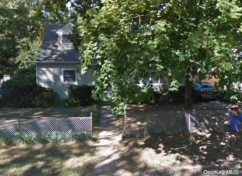 91 State Avenue Babylon NY 11798