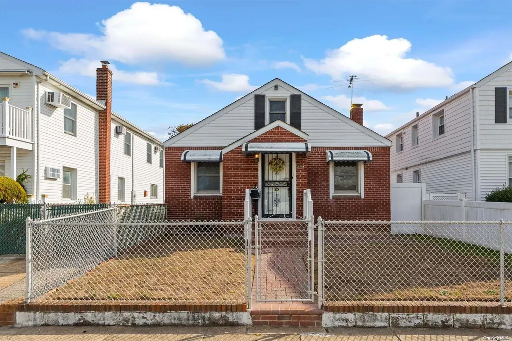 25 Ostend Road Island Park NY 11558