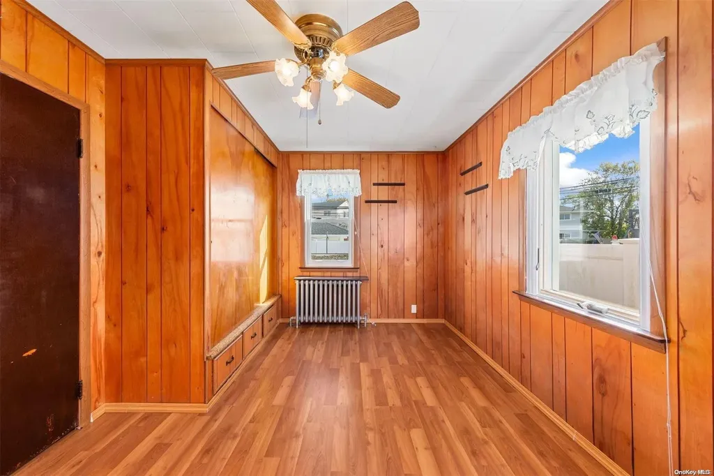 25 Ostend Road Island Park NY 11558