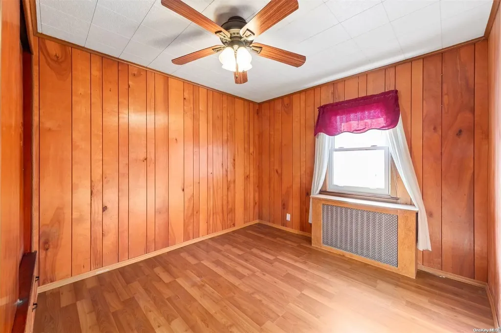 25 Ostend Road Island Park NY 11558