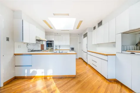 222-60 Birmington Parkway Oakland Gardens NY 11364