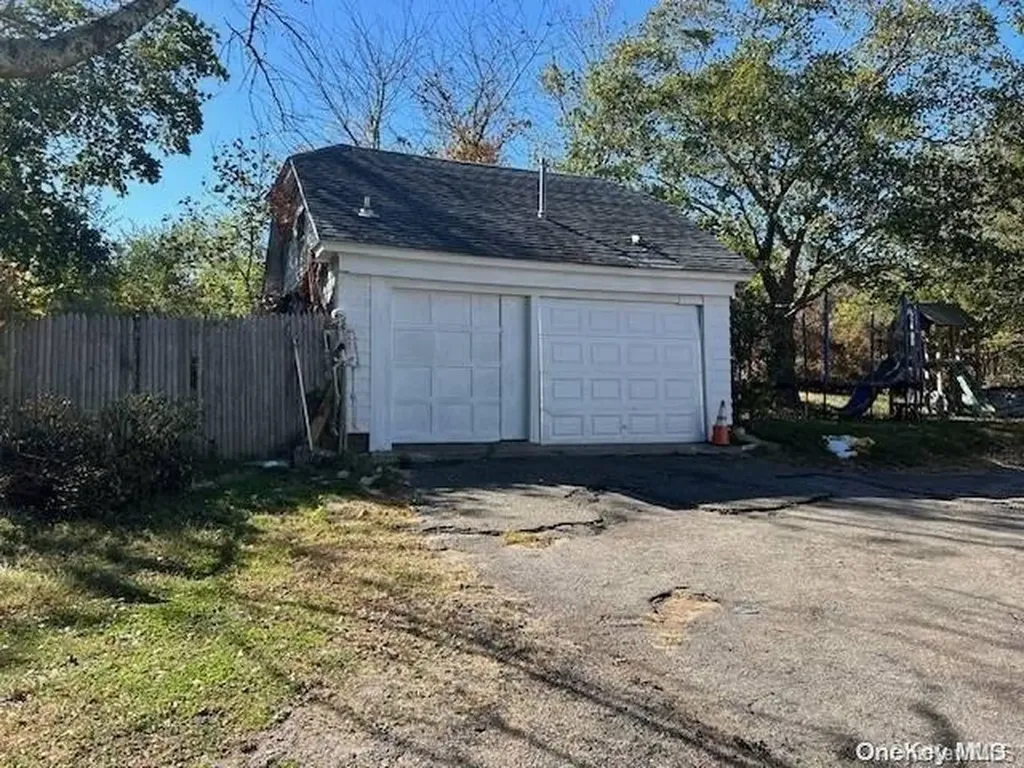 372 Lumber Lane Bridgehampton NY 11932