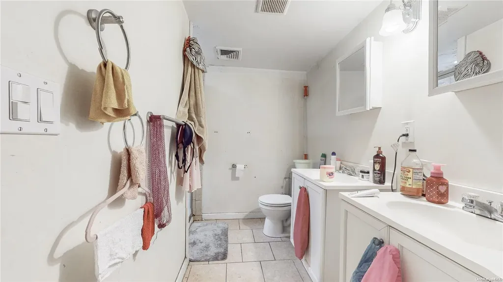 1309 Dutch Broadway Valley Stream NY 11580