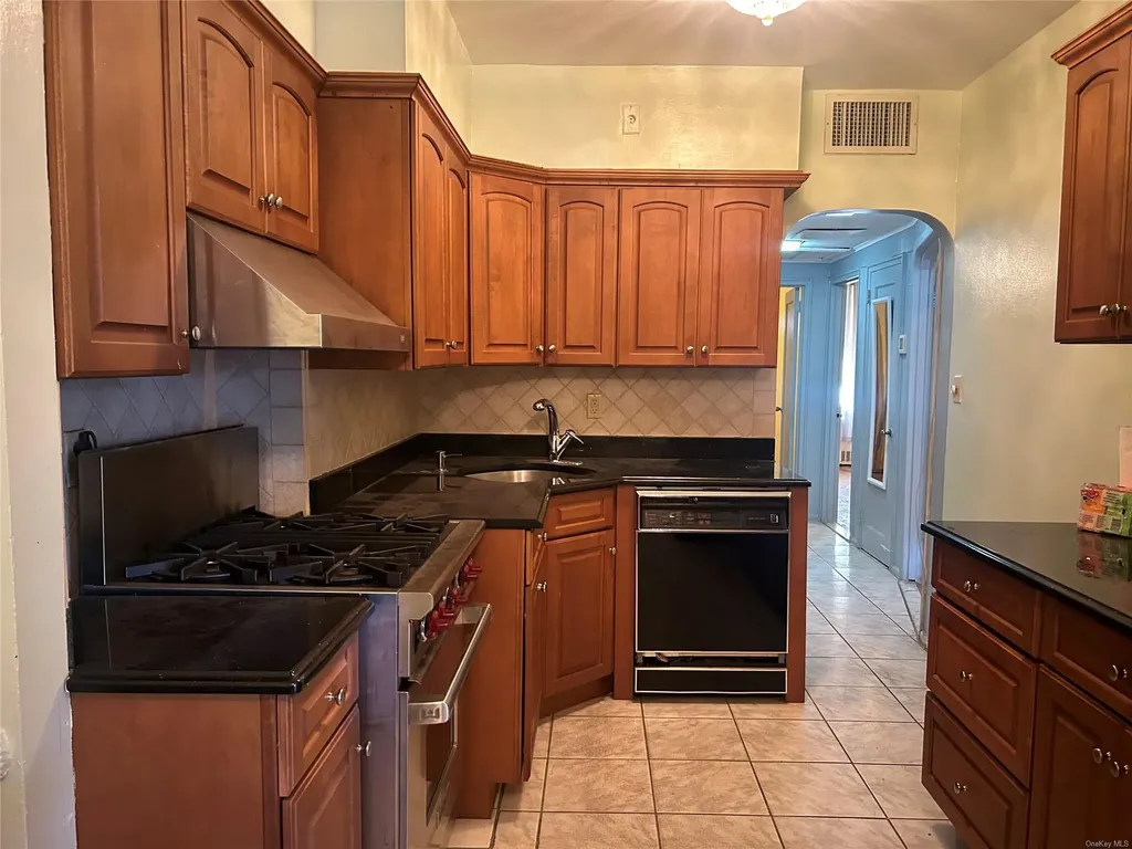 5304 Avenue H Brooklyn NY 11234
