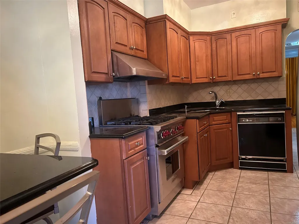 5304 Avenue H Brooklyn NY 11234