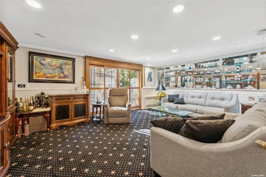 911 Midway Woodmere NY 11598