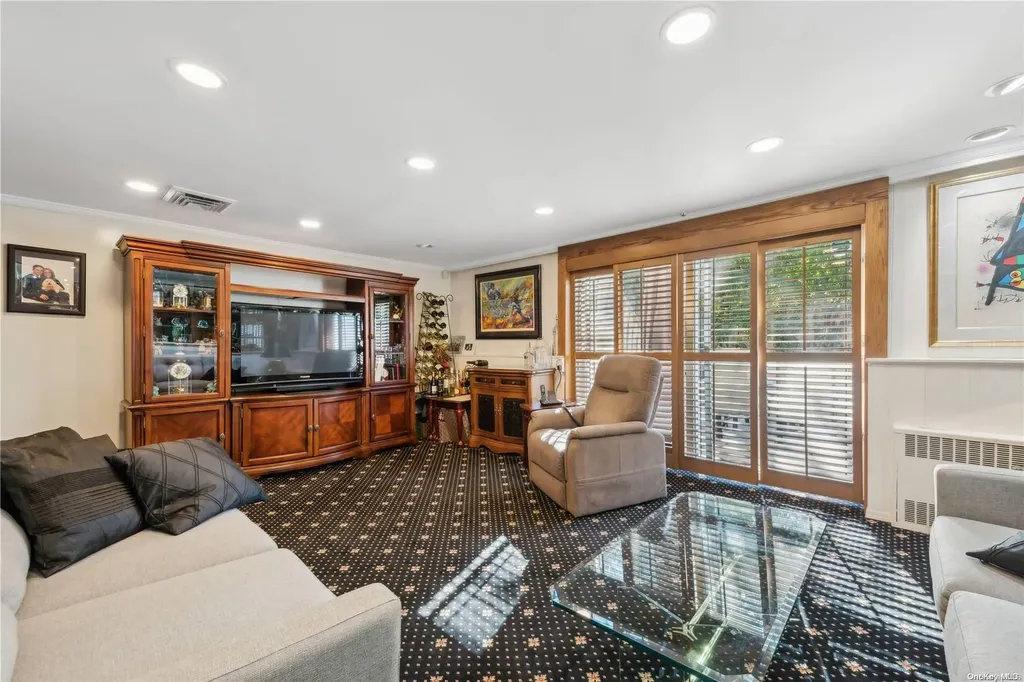 911 Midway Woodmere NY 11598