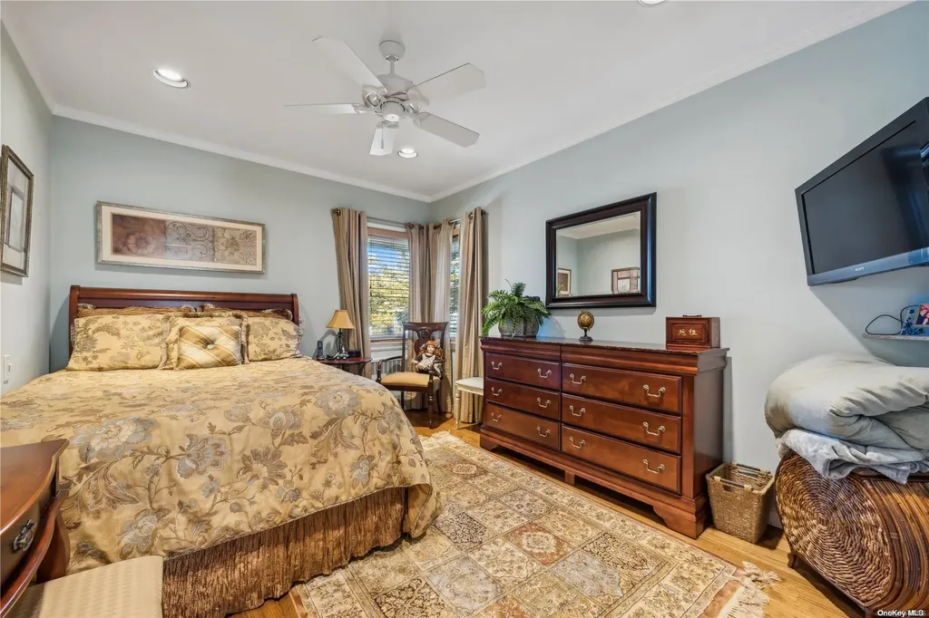 911 Midway Woodmere NY 11598