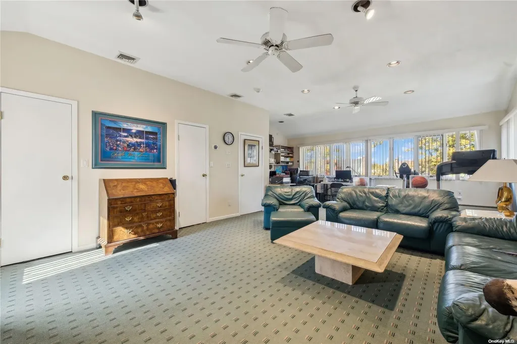 911 Midway Woodmere NY 11598