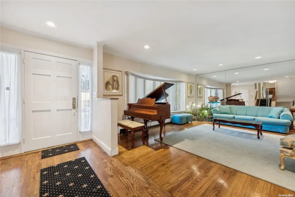911 Midway Woodmere NY 11598
