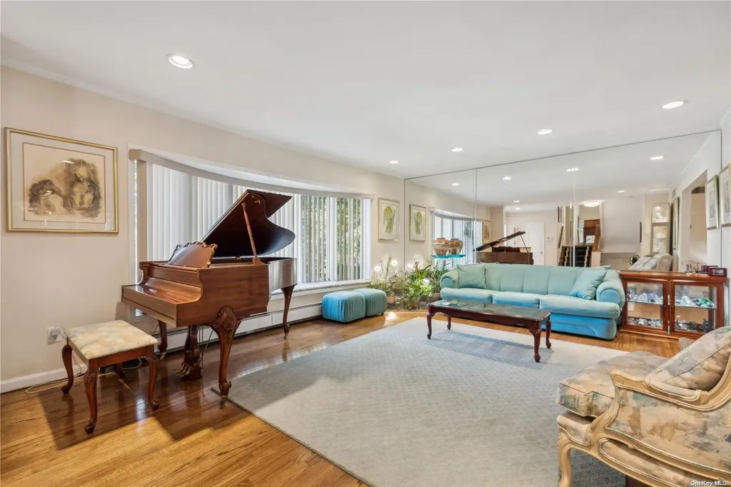 911 Midway Woodmere NY 11598