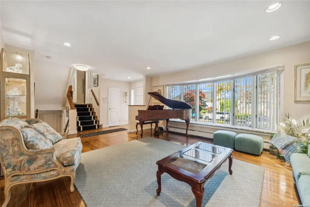 911 Midway Woodmere NY 11598