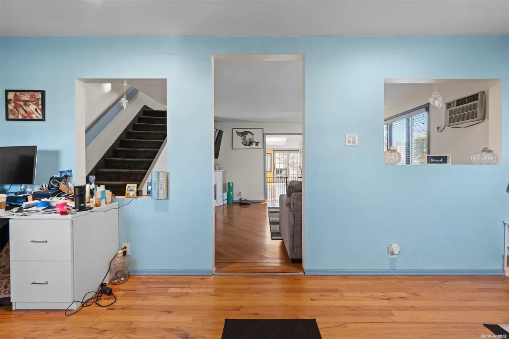 25 Ray Street Freeport NY 11520