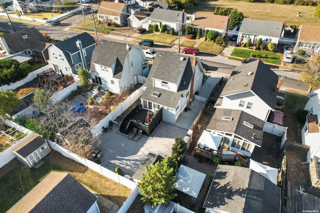 25 Ray Street Freeport NY 11520