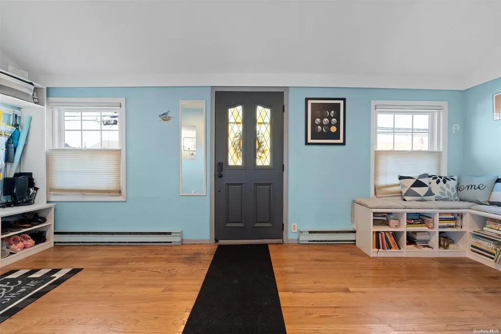 25 Ray Street Freeport NY 11520