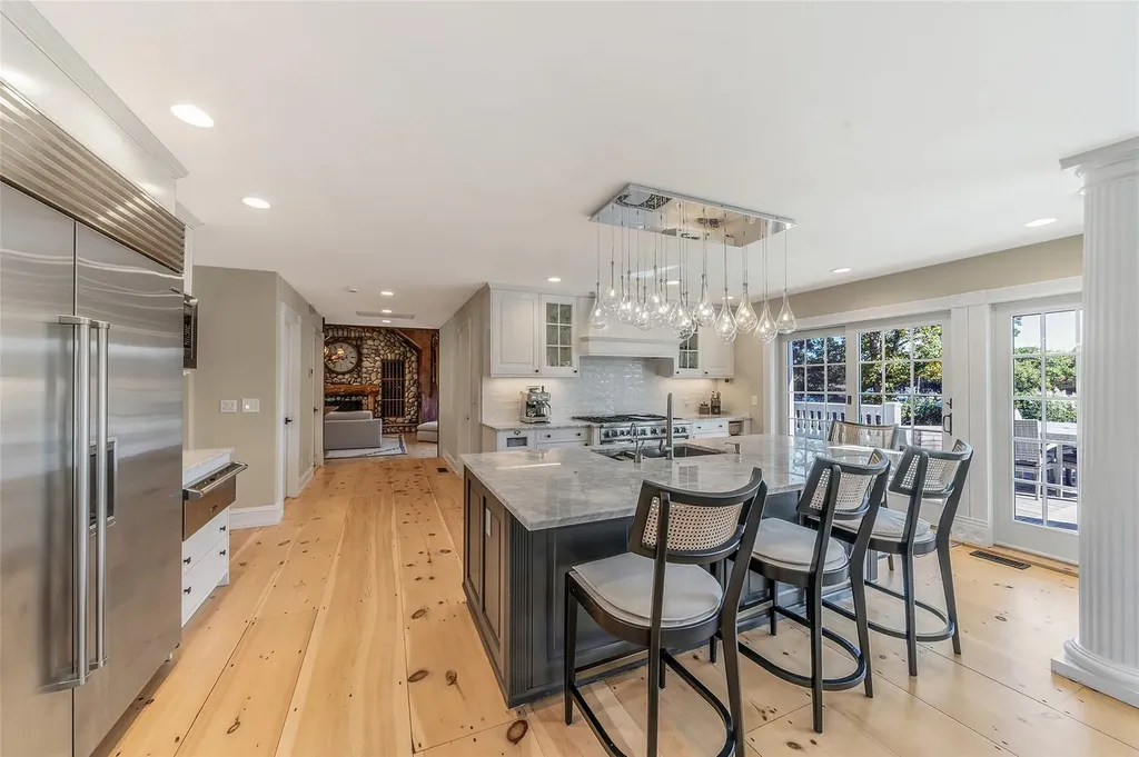 300 Maple Street Islip NY 11751