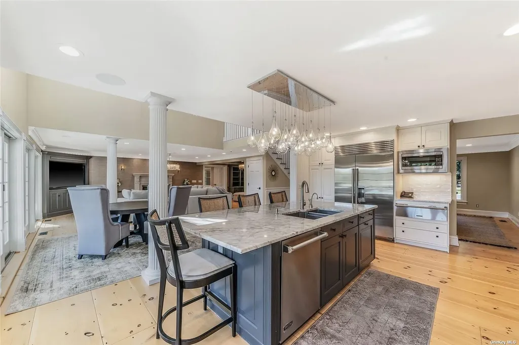 300 Maple Street Islip NY 11751