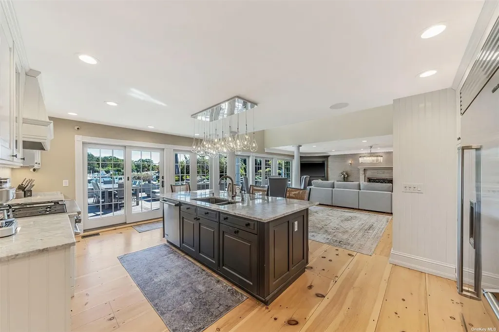 300 Maple Street Islip NY 11751