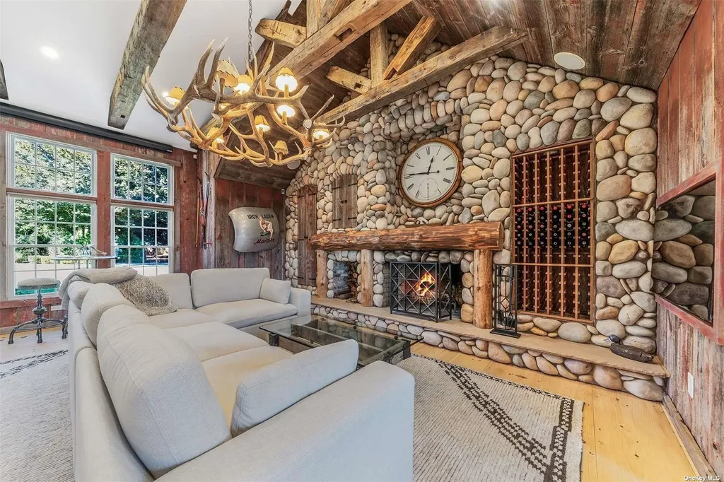 300 Maple Street Islip NY 11751
