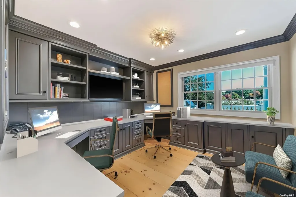 300 Maple Street Islip NY 11751