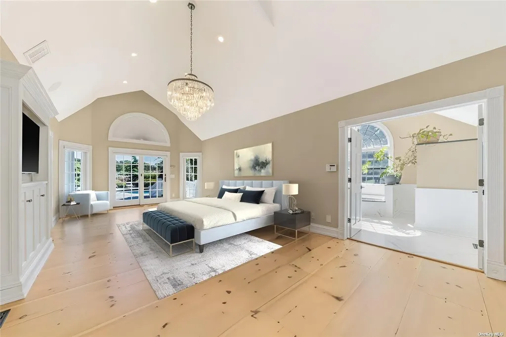 300 Maple Street Islip NY 11751