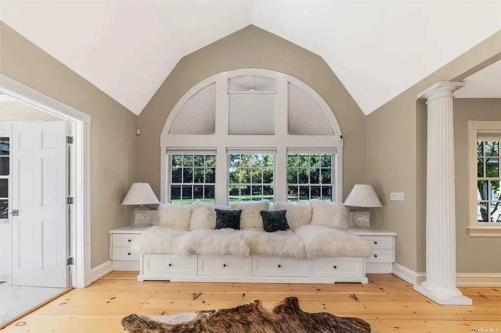 300 Maple Street Islip NY 11751