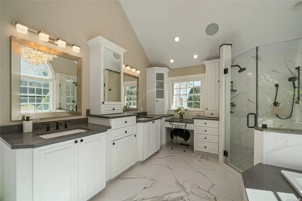 300 Maple Street Islip NY 11751