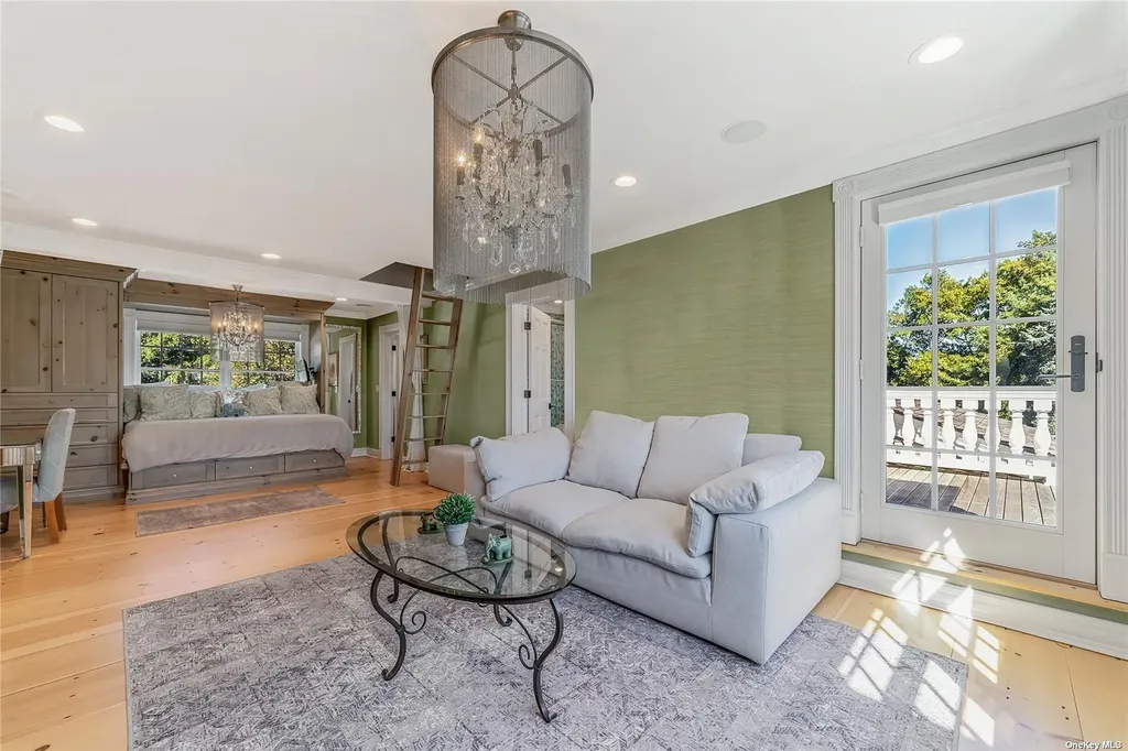300 Maple Street Islip NY 11751