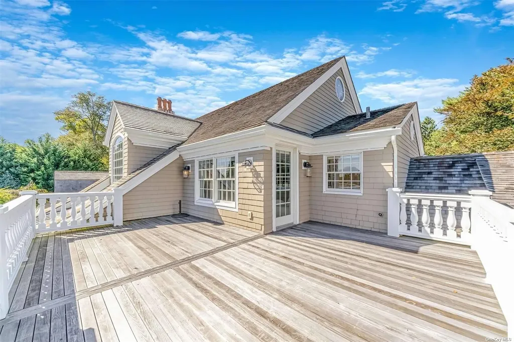 300 Maple Street Islip NY 11751
