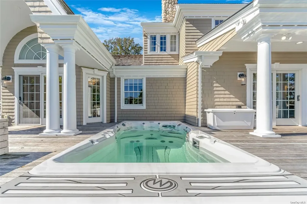 300 Maple Street Islip NY 11751