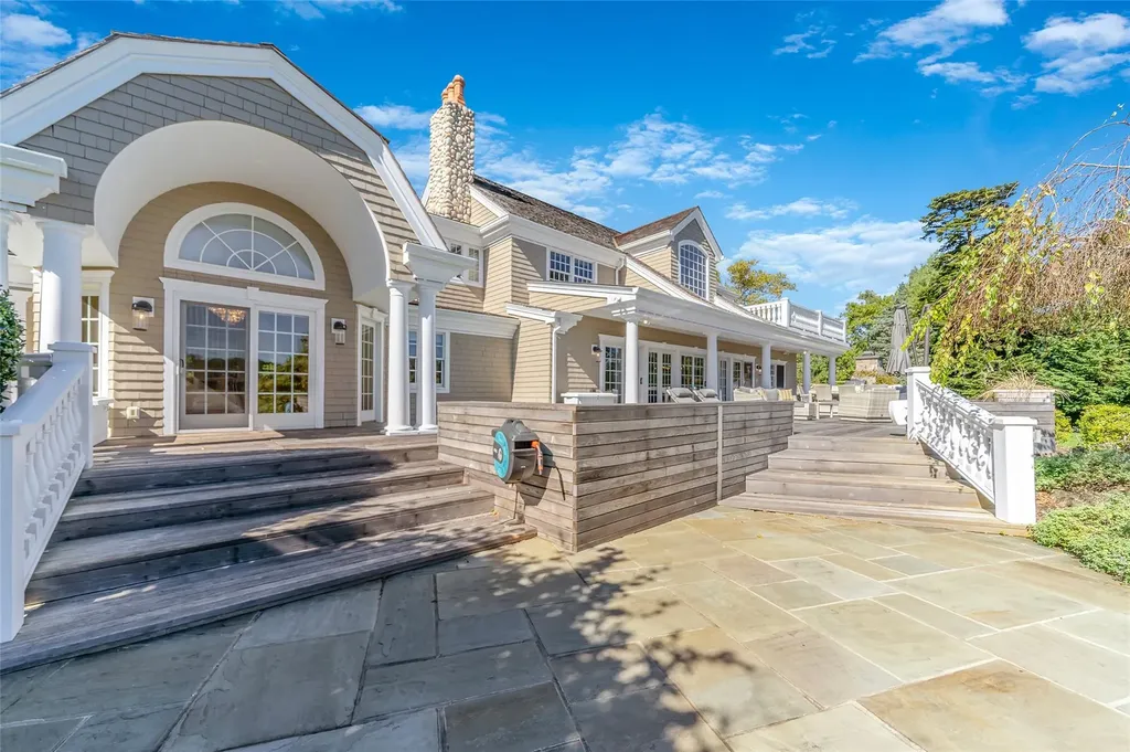 300 Maple Street Islip NY 11751