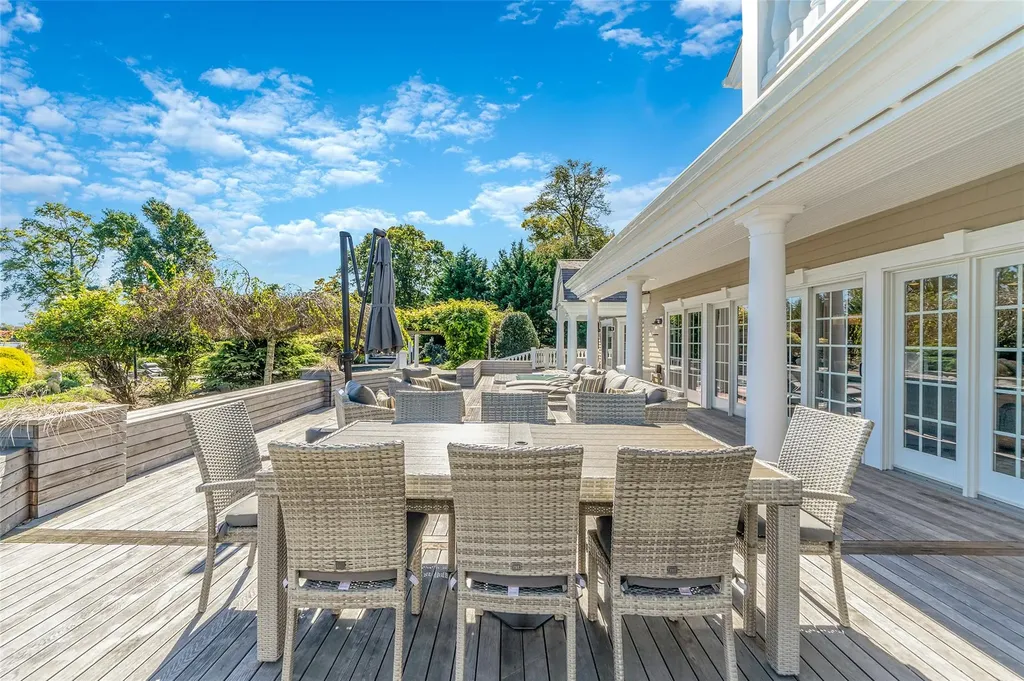 300 Maple Street Islip NY 11751