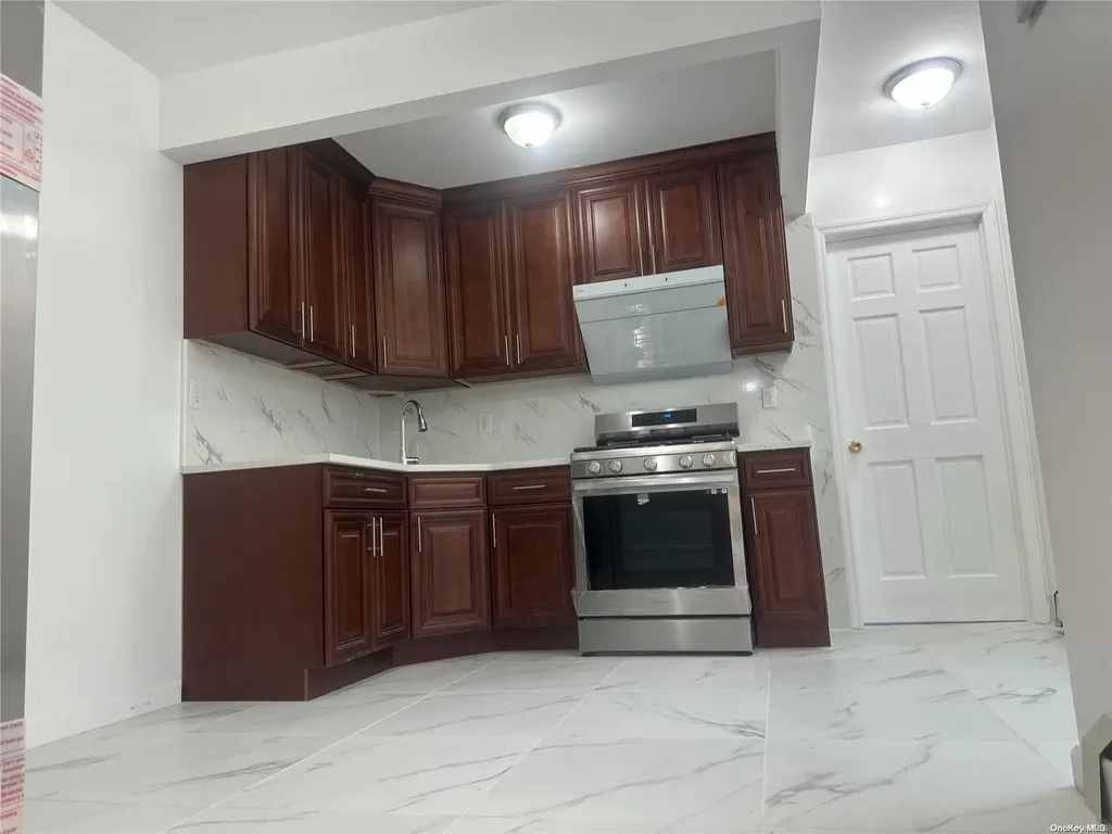 138-42 60 Avenue Flushing NY 11355