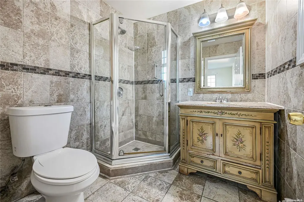 27 Albemarle Avenue Hempstead NY 11550