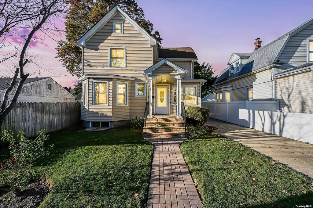 27 Albemarle Avenue Hempstead NY 11550