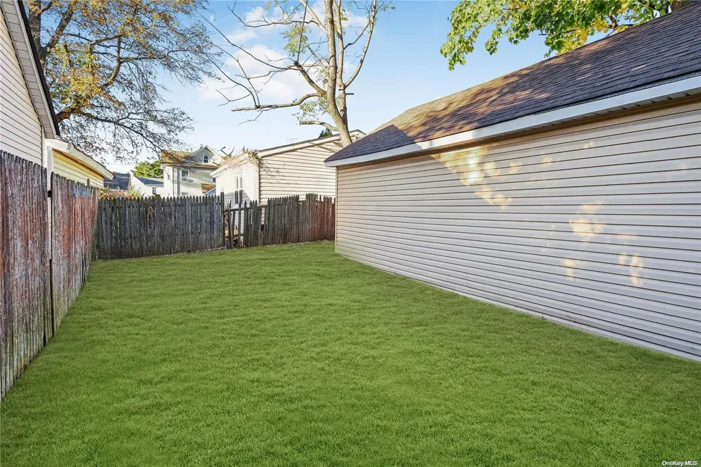 27 Albemarle Avenue Hempstead NY 11550