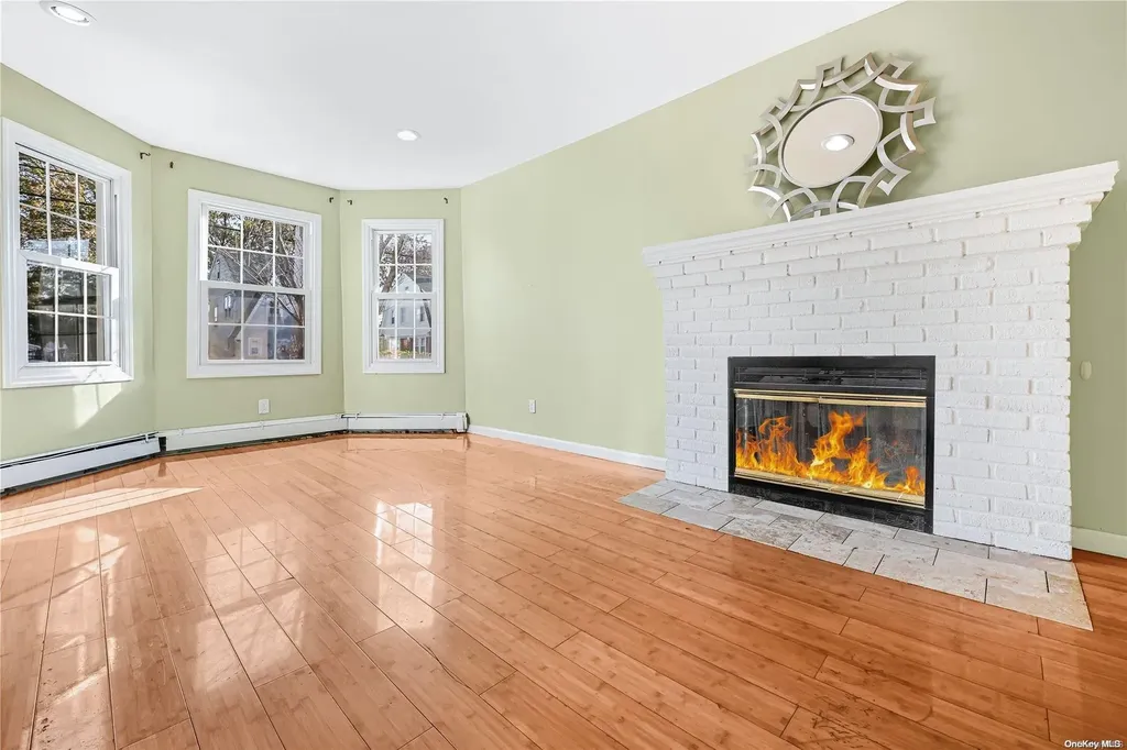 27 Albemarle Avenue Hempstead NY 11550
