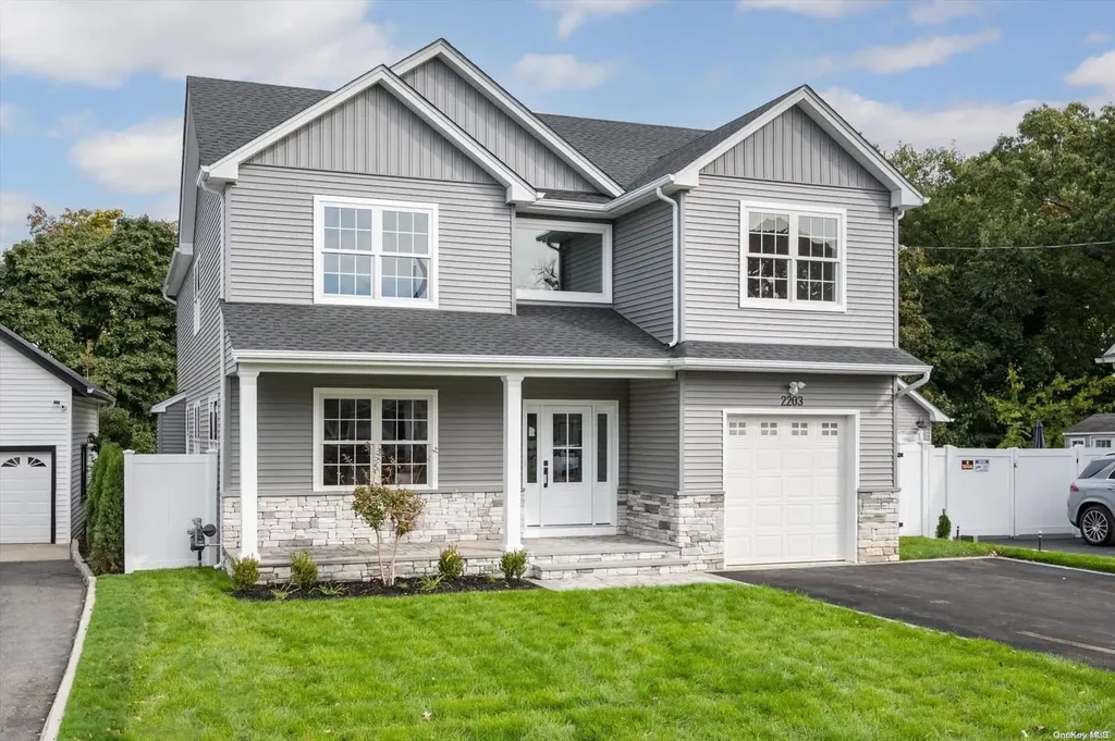 2203 Hillside Avenue Bellmore NY 11710