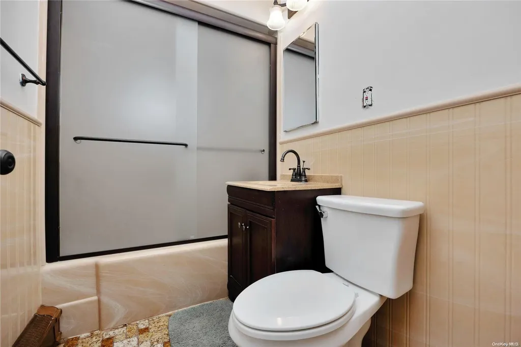 72 Horn Lane Levittown NY 11756