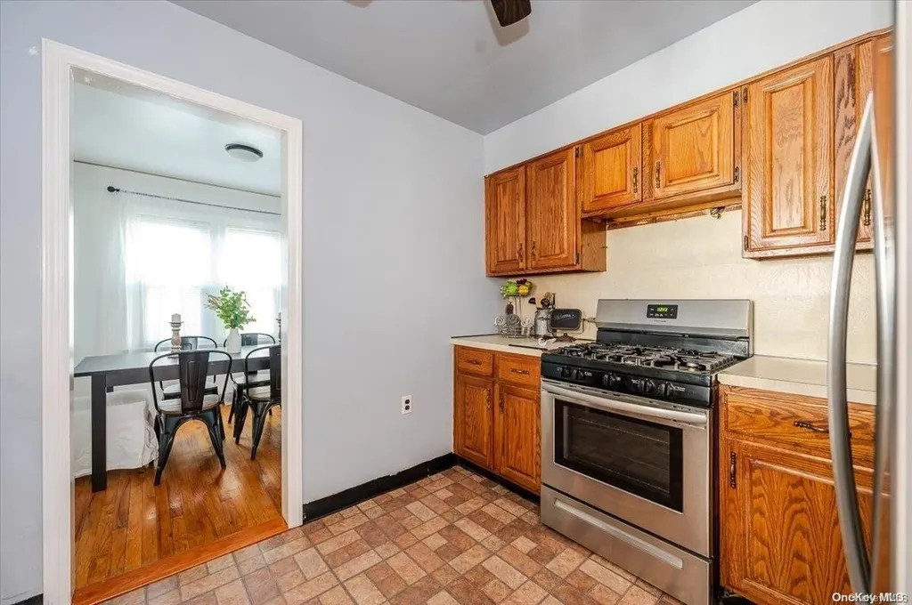 69 Claurome Place Freeport NY 11520