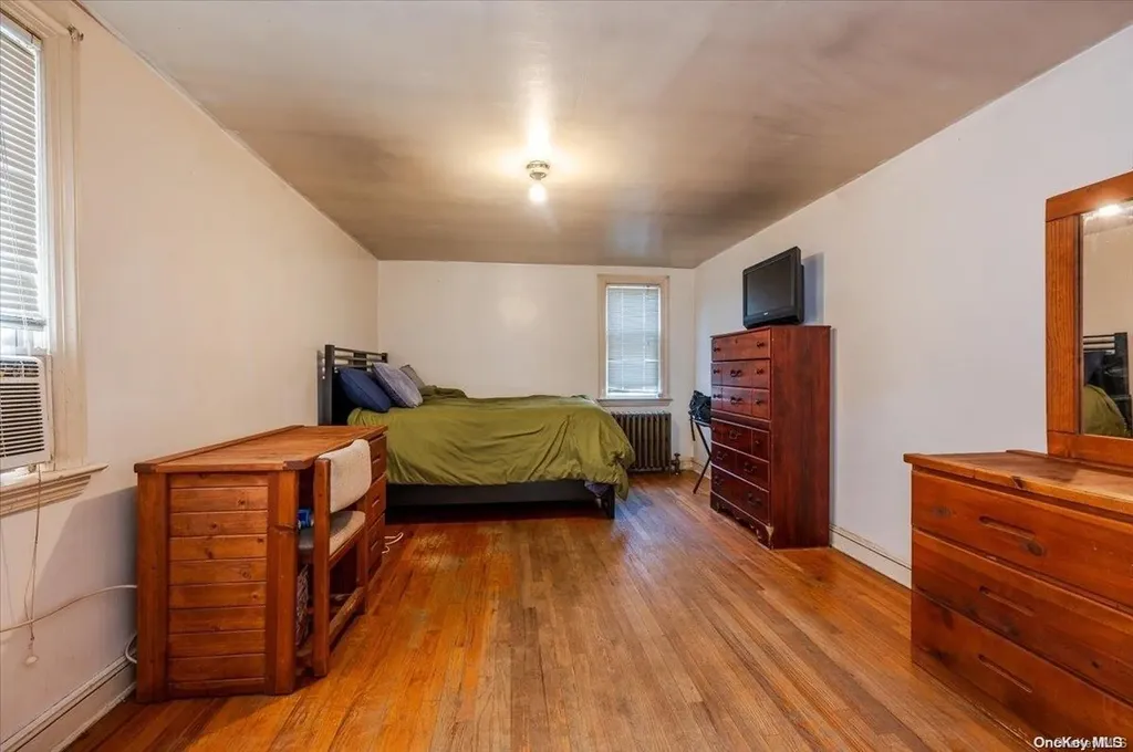 69 Claurome Place Freeport NY 11520