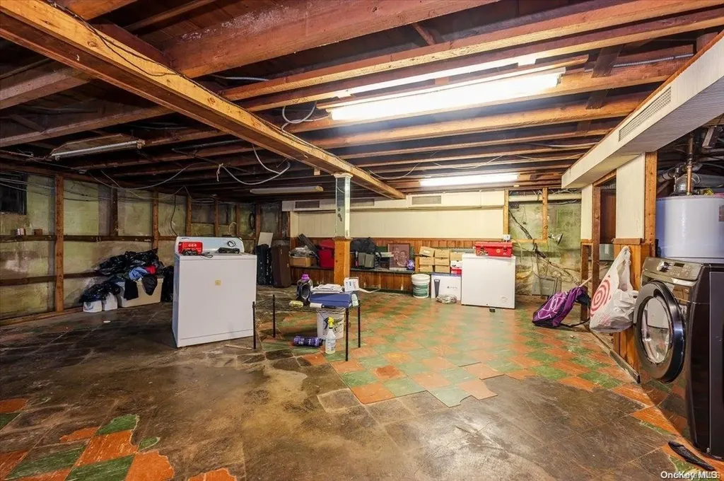 69 Claurome Place Freeport NY 11520