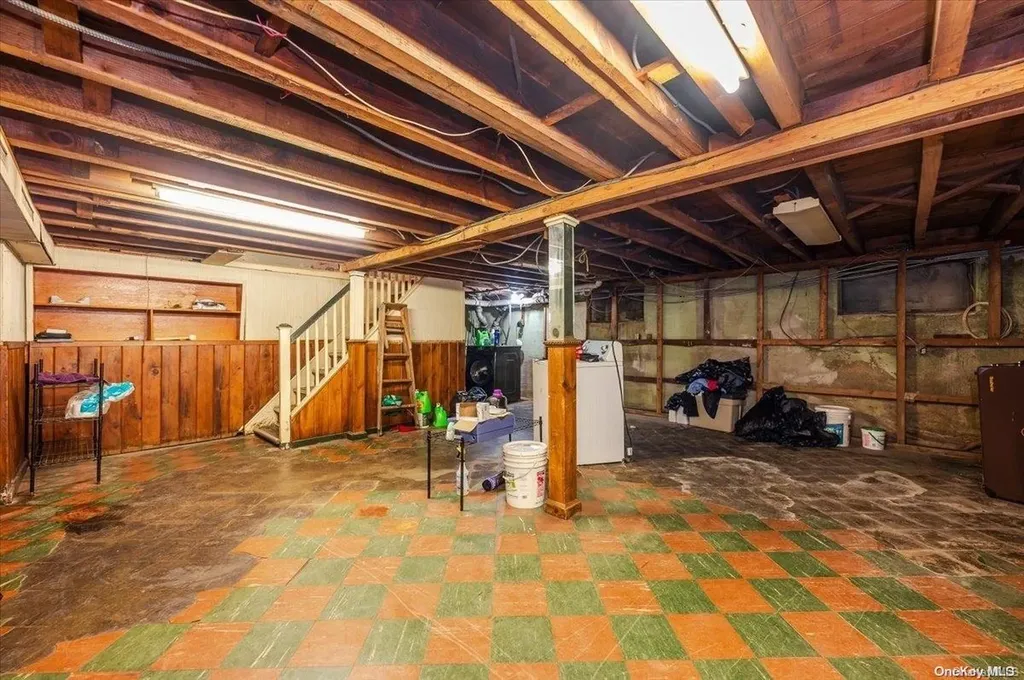 69 Claurome Place Freeport NY 11520