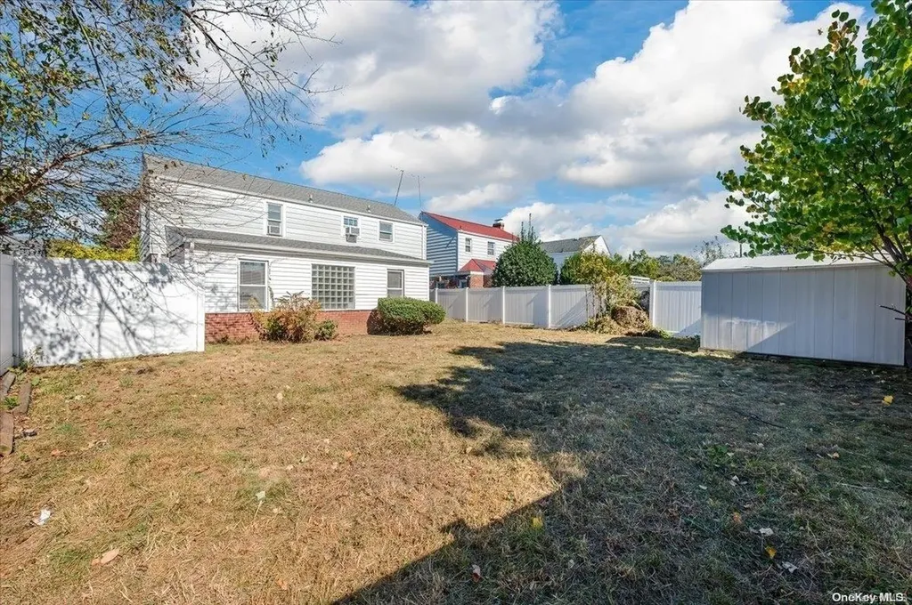 69 Claurome Place Freeport NY 11520