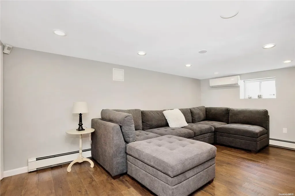 387 Montgomery Avenue Oceanside NY 11572
