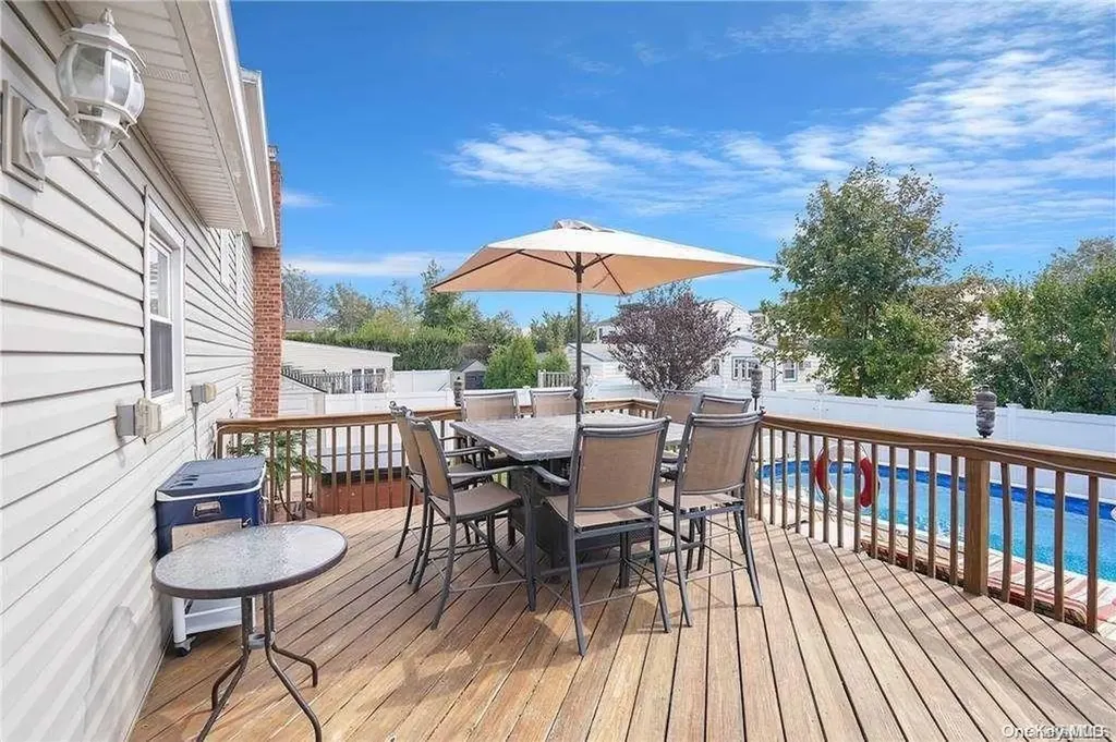 387 Montgomery Avenue Oceanside NY 11572