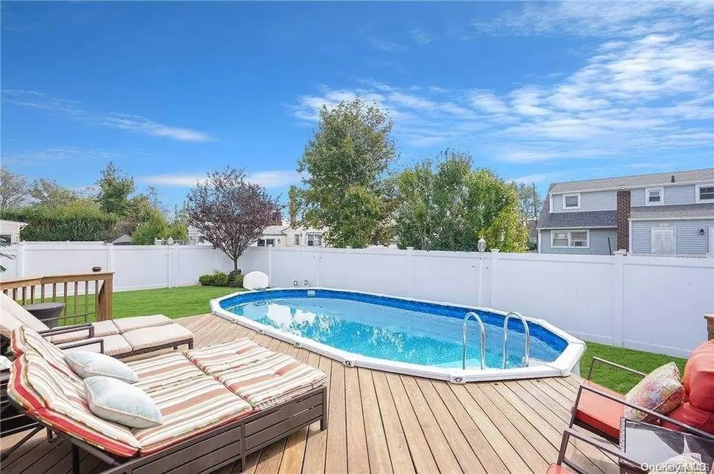387 Montgomery Avenue Oceanside NY 11572